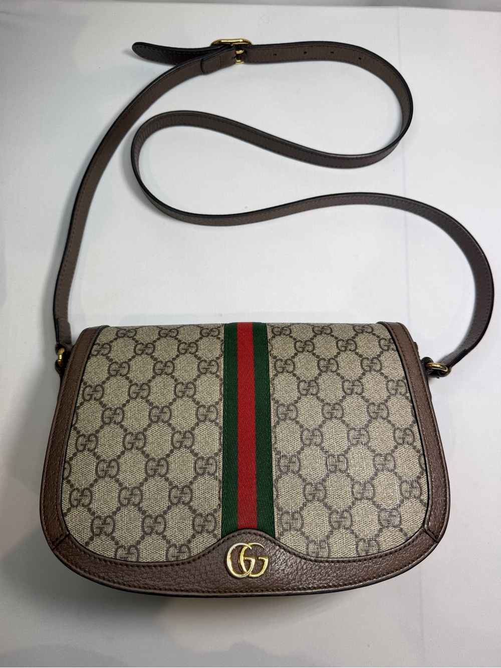 Gucci Small Ophidia GG Supreme
Canvas Crossbody Bag